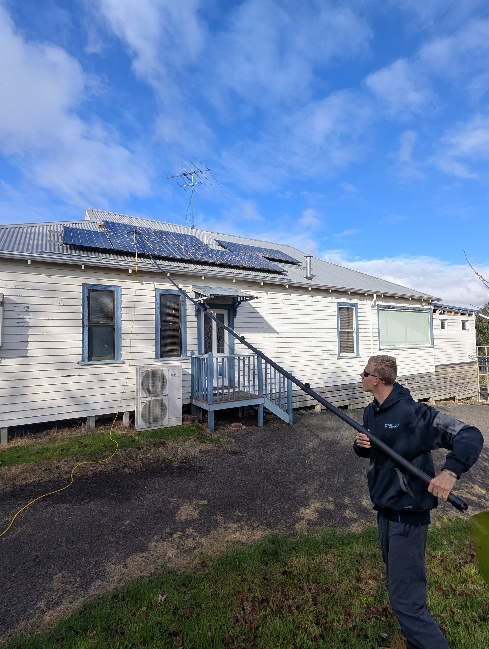 Solar Panel Cleaning in Geelong by TwinTide Cleaning — pure-water solar panel cleaning