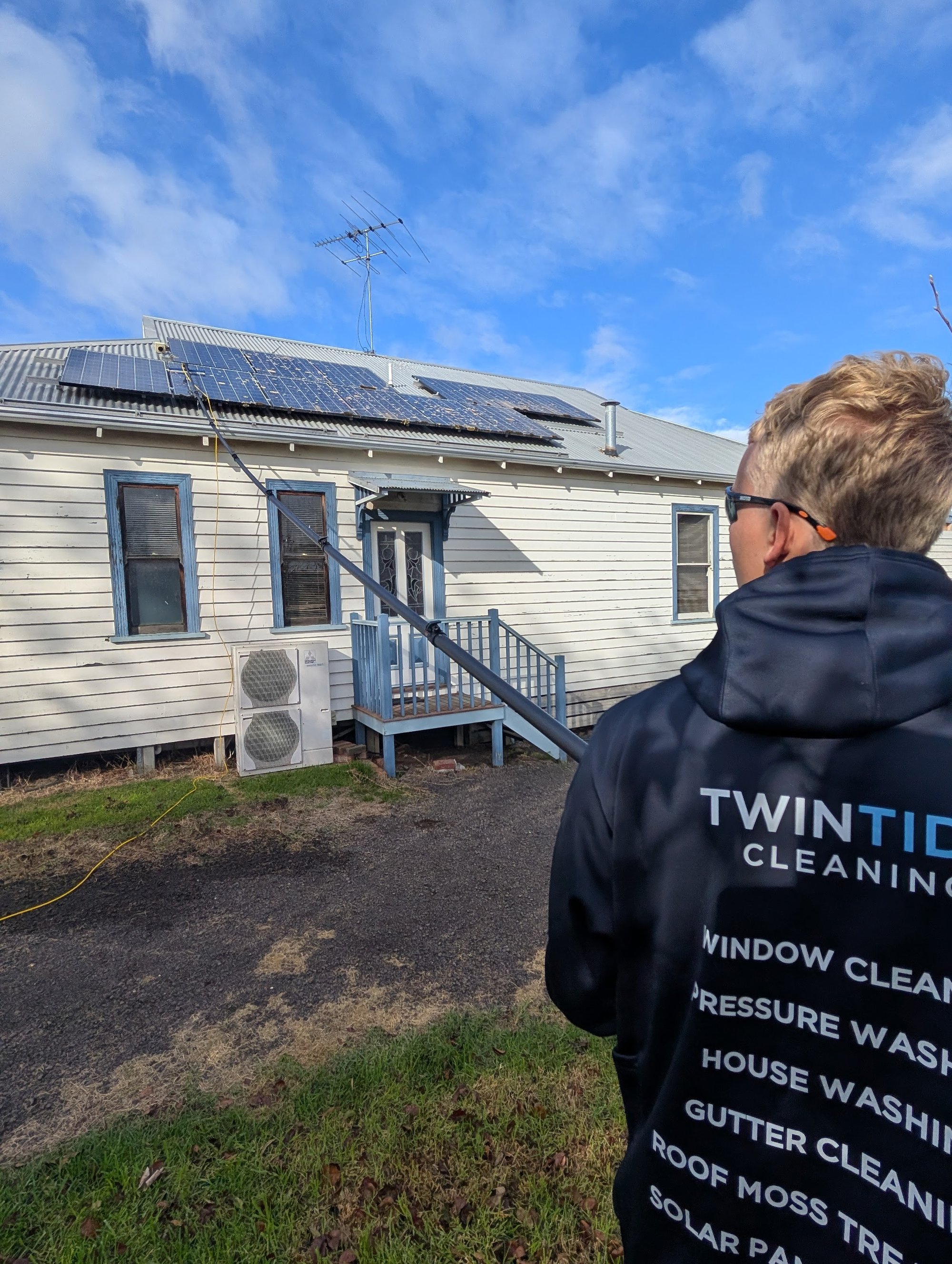 TwinTide Cleaning — trusted exterior cleaning across Greater Geelong, the Surf Coast, the Bellarine Peninsula, Ballarat & Colac–Otway